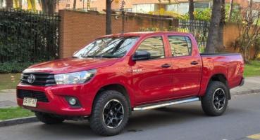 TOYOTA HILUX 2.8 4x4 DX 