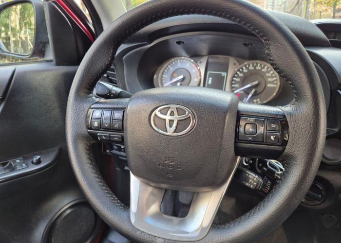 TOYOTA HILUX 2.4 4x4 DX 