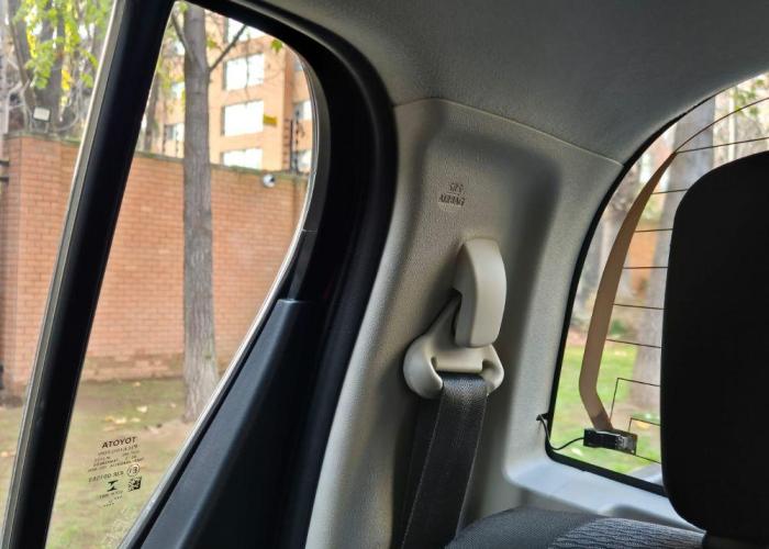 TOYOTA HILUX 2.4 4x4 DX 