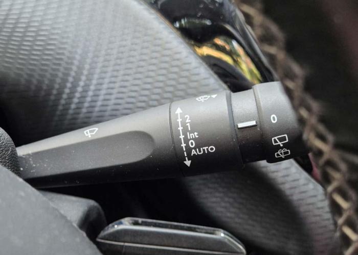 PEUGEOT 2008 ALLURE 1.2 AUT 2016