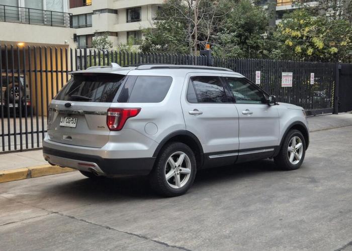 FORD EXPLORER XLT 4x4 2017