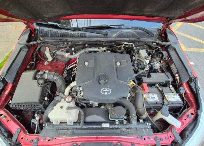 TOYOTA HILUX 2.4 4x4 DX 