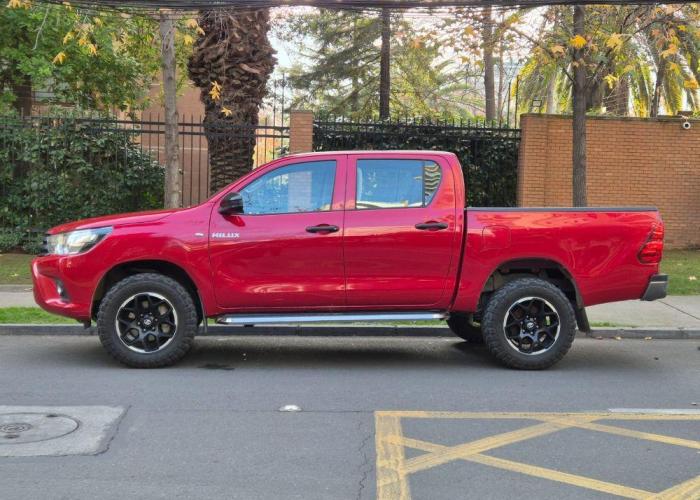 TOYOTA HILUX 2.4 4x4 DX 