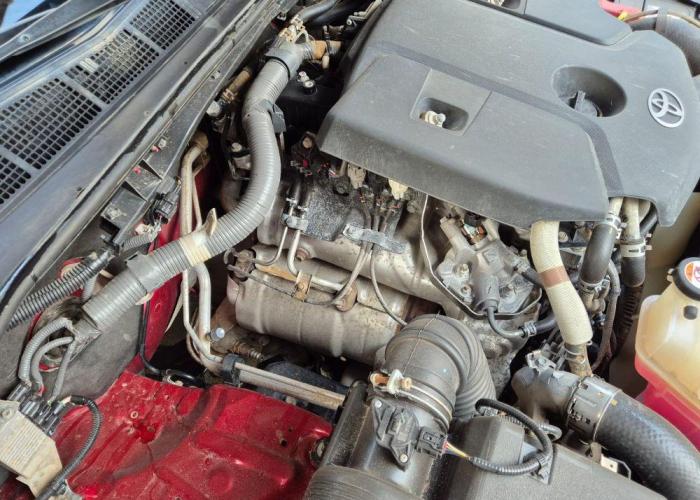 TOYOTA HILUX 2.4 4x4 DX 