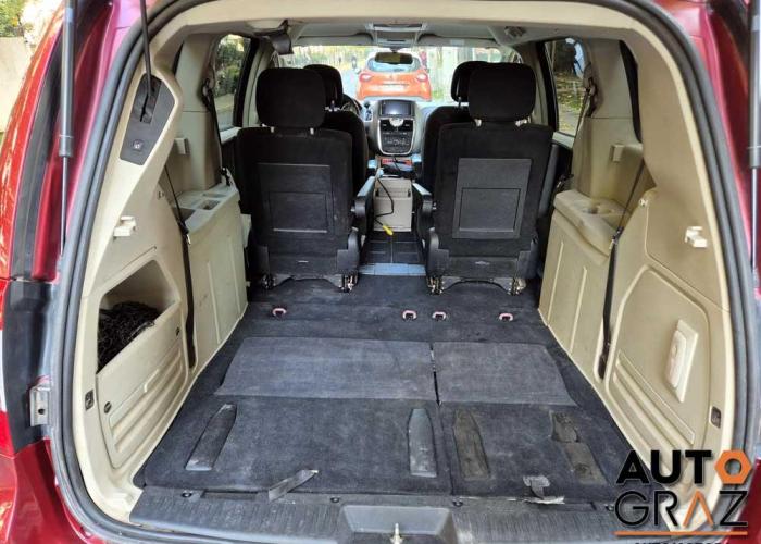 CHRYSLER TOWN & COUNTRY 2014