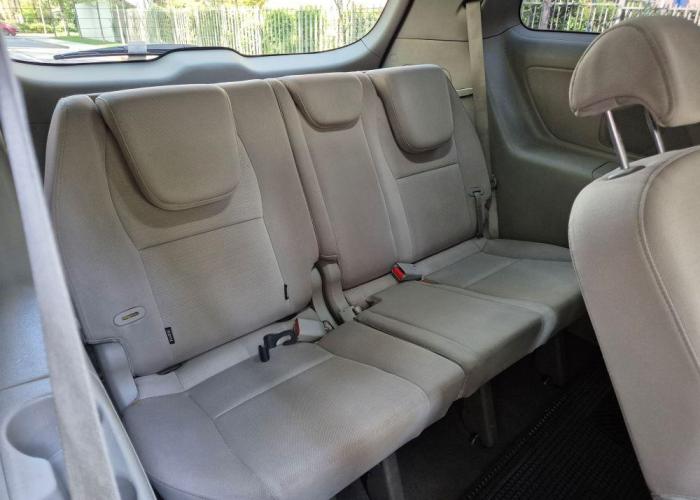 KIA GRAND CARNIVAL 3.3 EX 2016