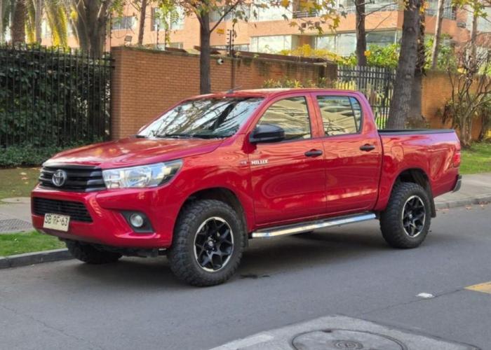 TOYOTA HILUX 2.4 4x4 DX 