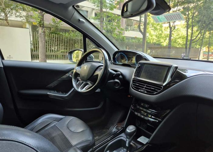 PEUGEOT 2008 ALLURE 1.2 AUT 2016