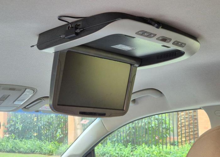 KIA GRAND CARNIVAL 3.3 EX 2016