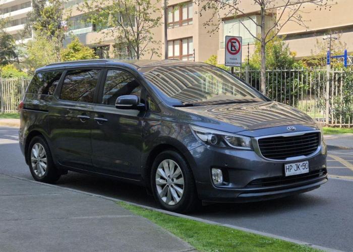 KIA GRAND CARNIVAL 3.3 EX 2016