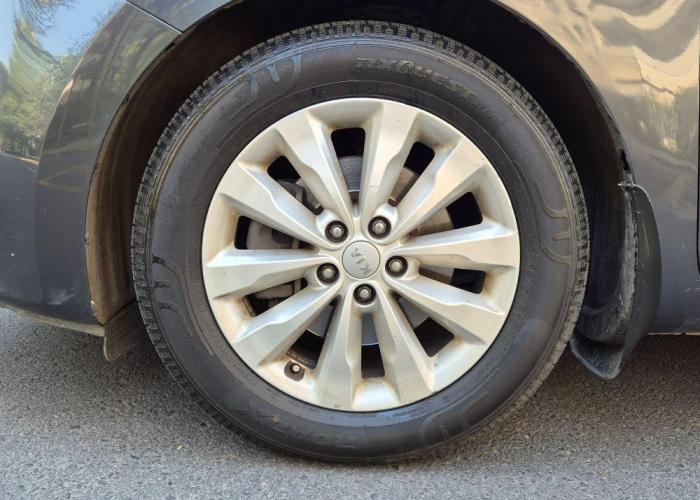 KIA GRAND CARNIVAL 3.3 EX 2016