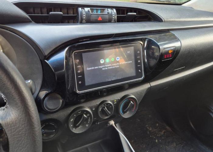 TOYOTA HILUX 2.4 4x4 DX 